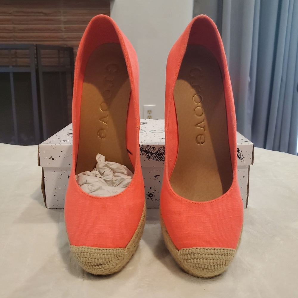 Groove Espadrilles Wedge Coral  Size 8M Brand New in Box - Picture 4 of 5